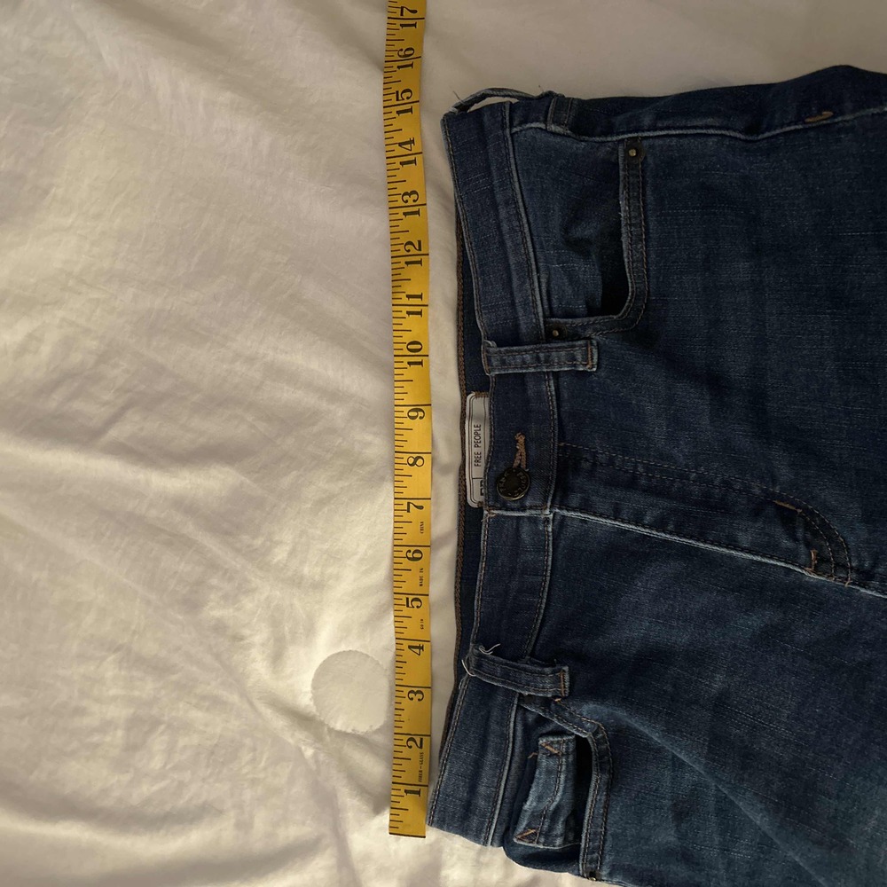 Free People Blue Ripped Knees Frayed Hem Distressed Jeans Size W 28 - Picture 4 of 5